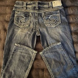 Wore once and put away. No flaws/stains From a smoke/pet free home.